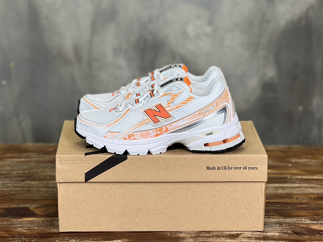 New Balance 740