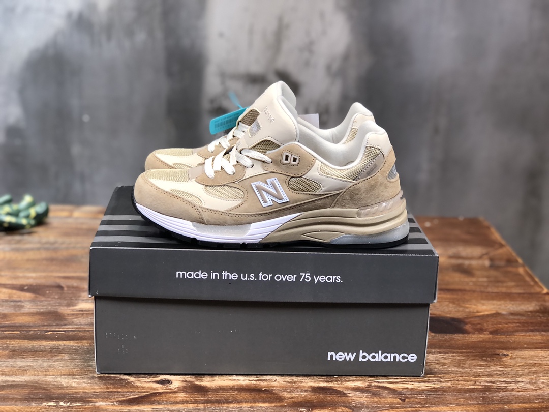 New Balance 992