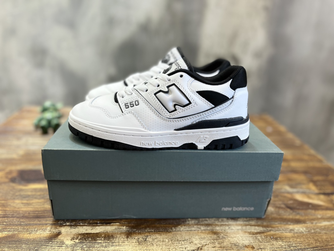 New Balance 550