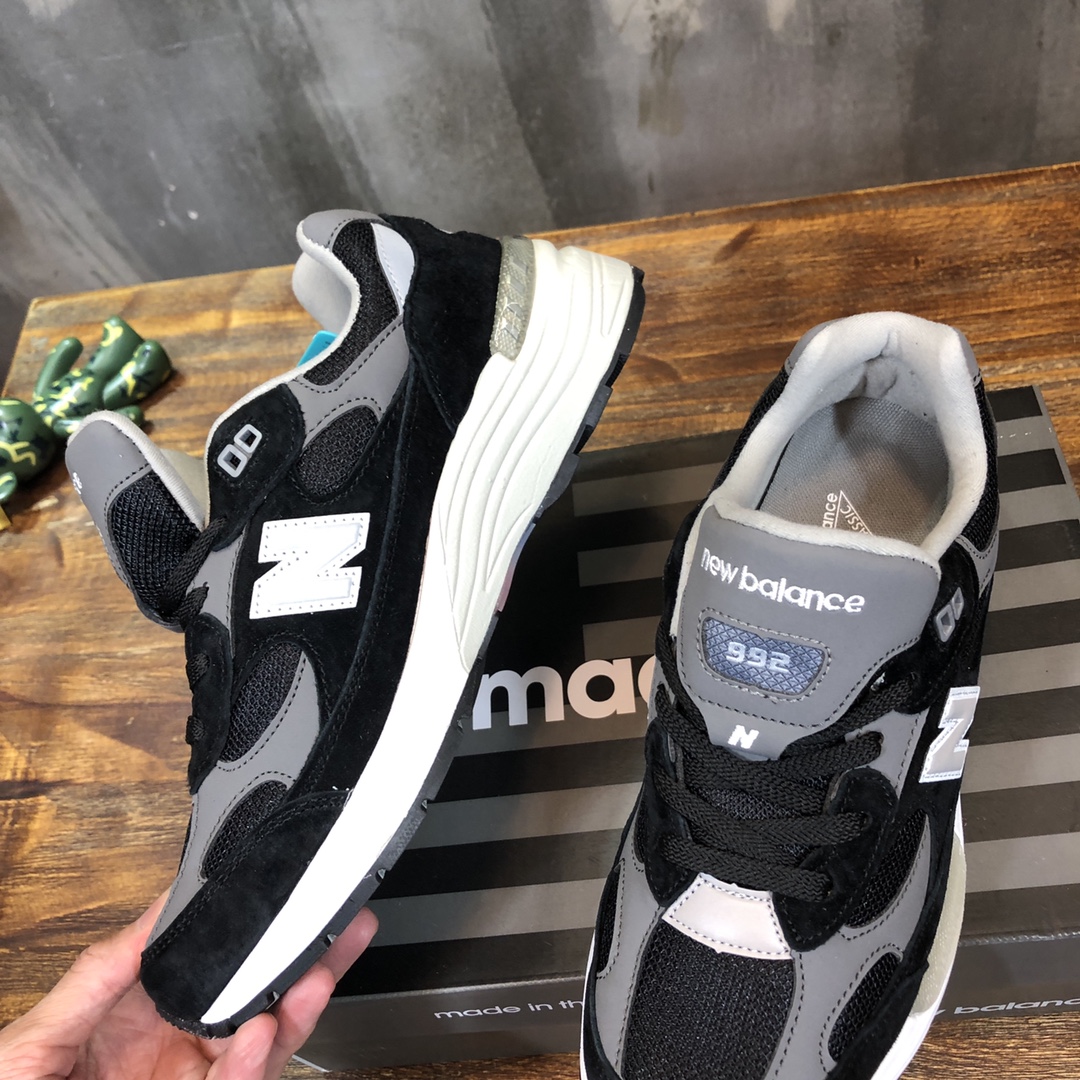 New Balance 992