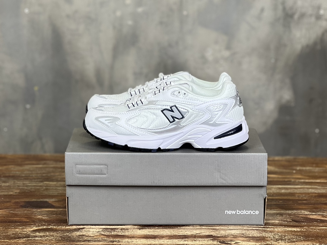 New Balance 725