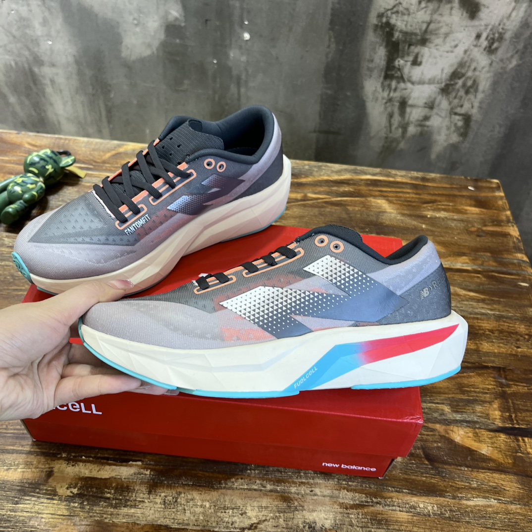 New Balance FuelCell miob&cyio