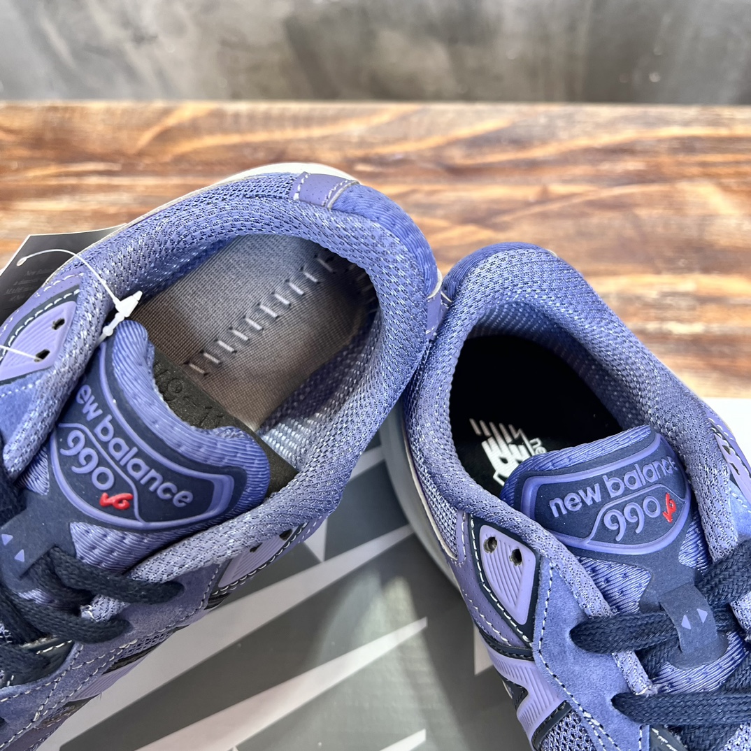New Balance 990