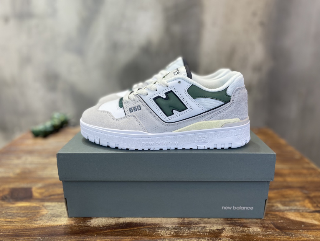 New Balance 550
