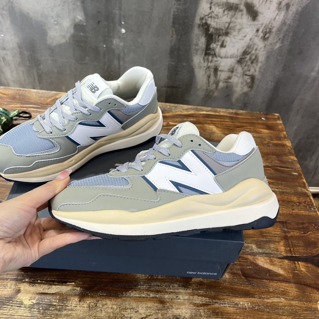 New Balance 5740