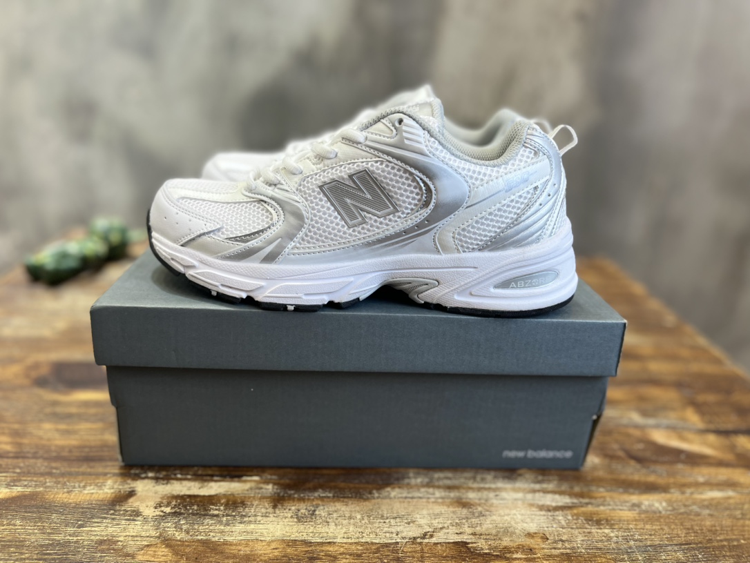 New Balance 530