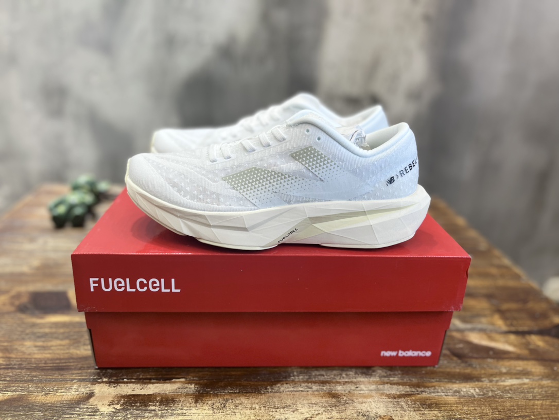 New Balance FuelCell miob&cyio