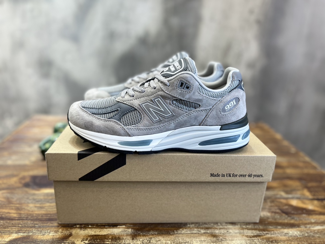 New Balance 991