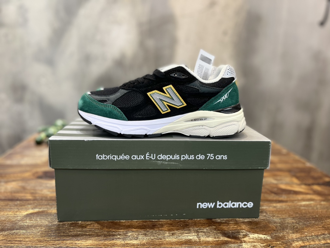 New Balance 990