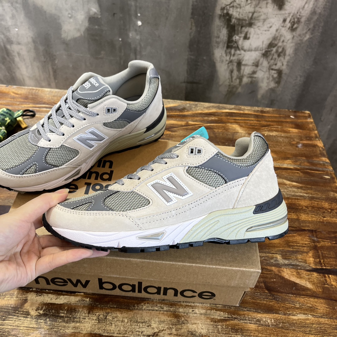 New Balance 991