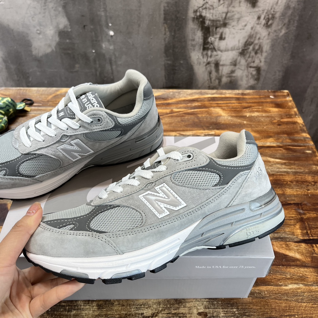 New Balance 993