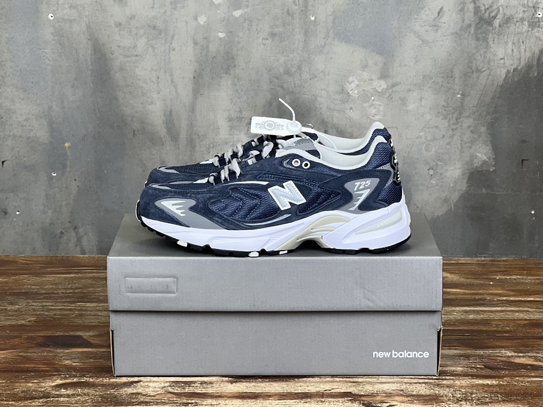 New Balance 725
