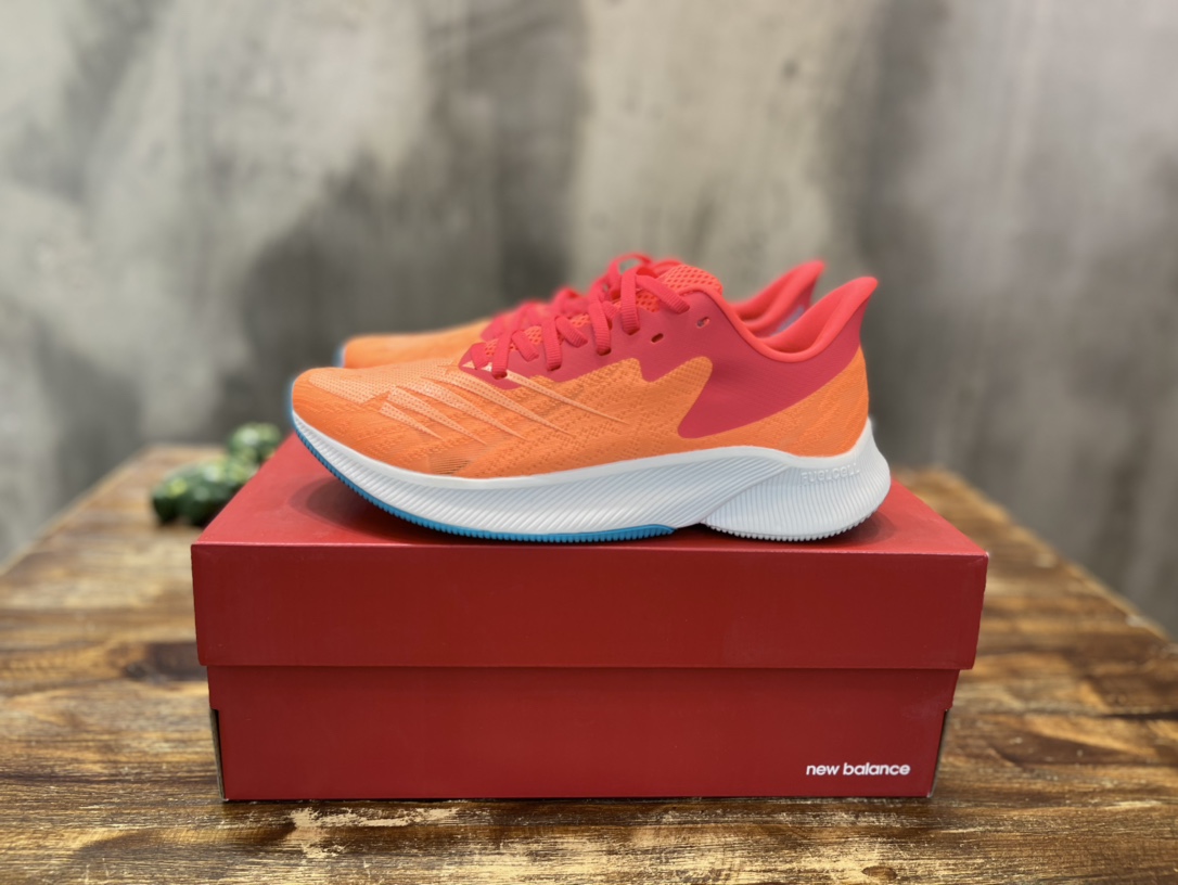 New Balance FueCell prism