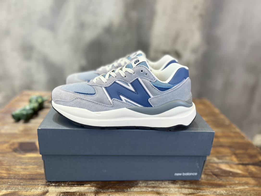 New Balance 5740