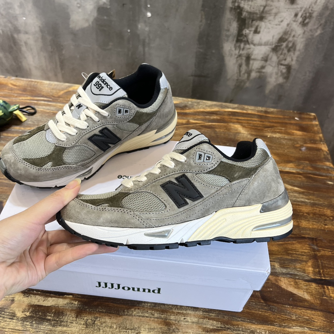 New Balance 991