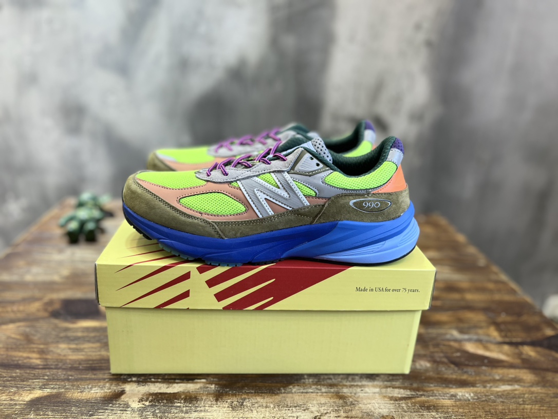 New Balance 990