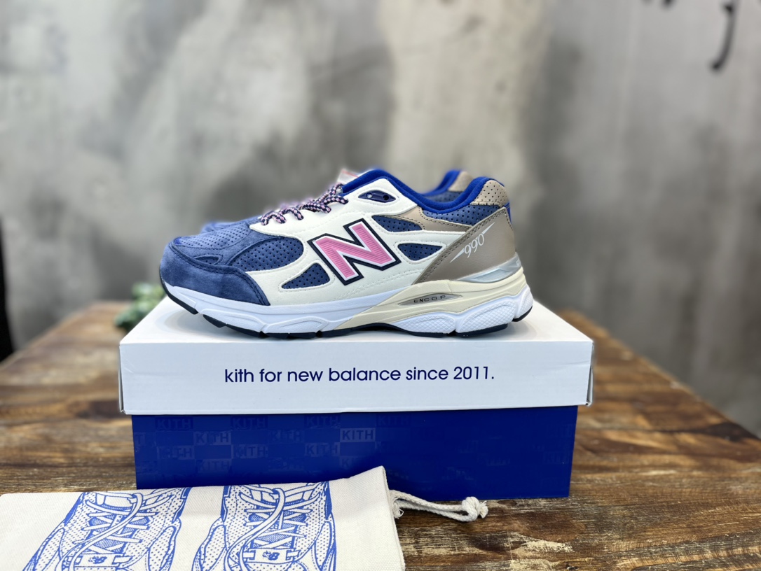 New Balance 990