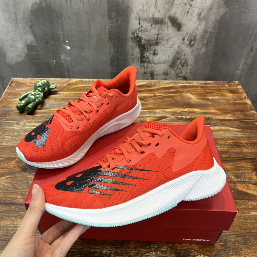 New Balance FueCell prism