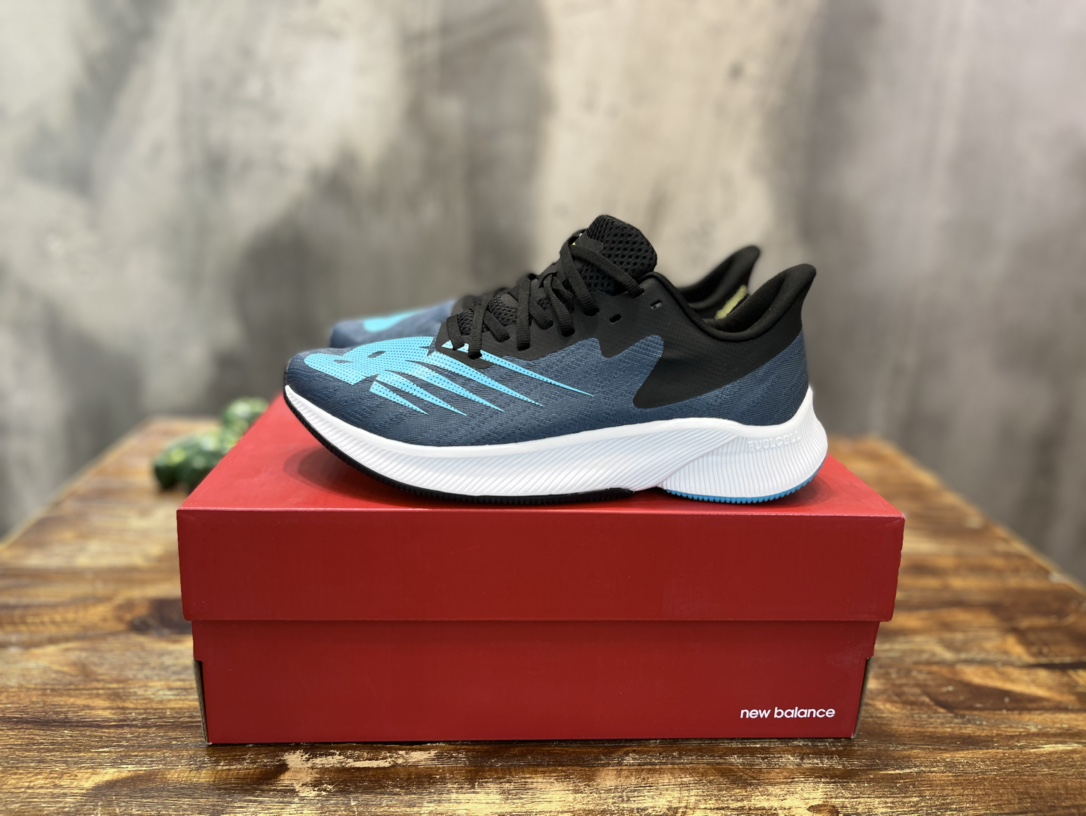 New Balance FueCell prism