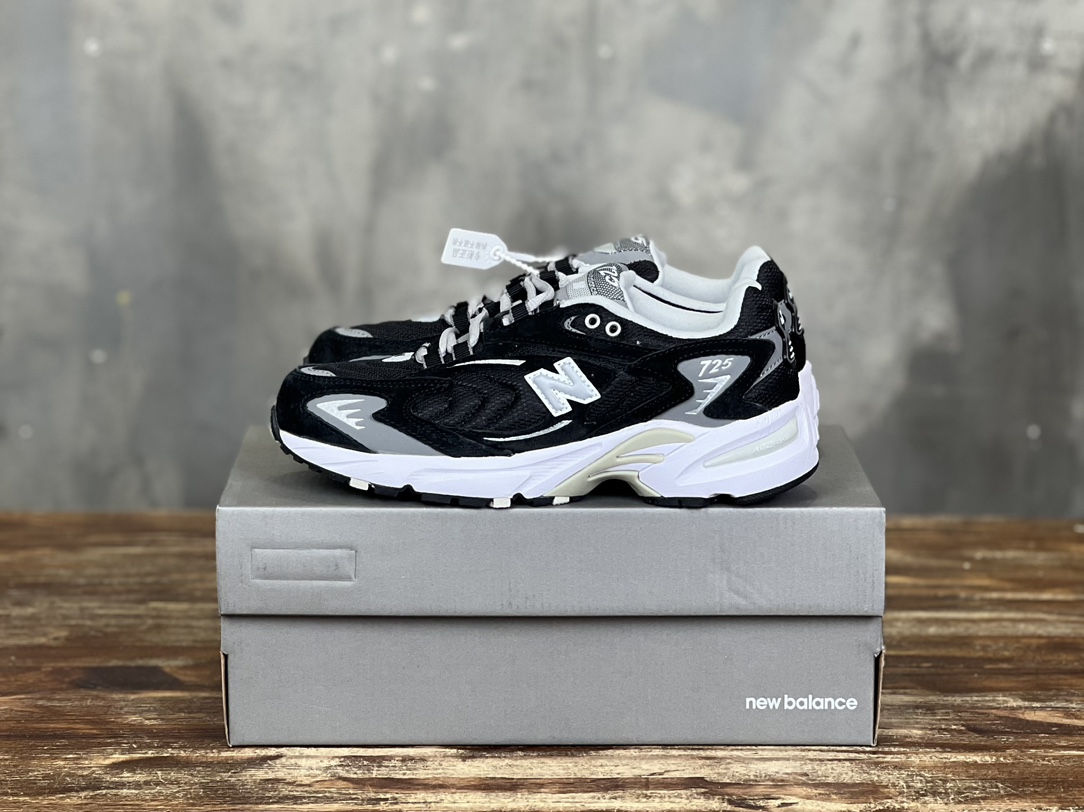 New Balance 725