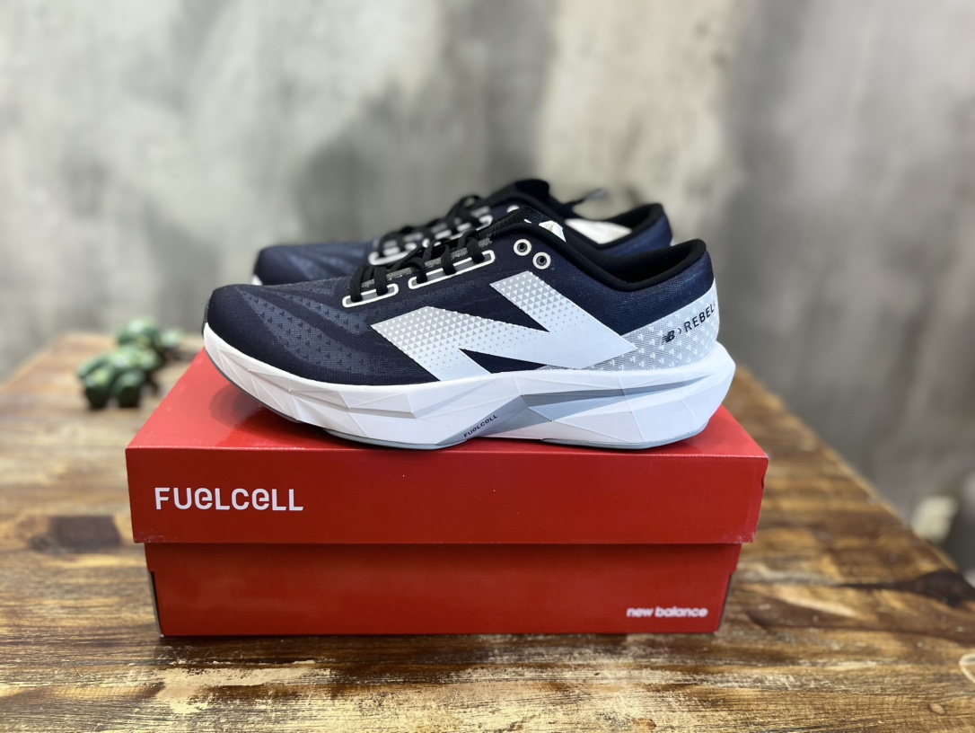 New Balance FuelCell miob&cyio