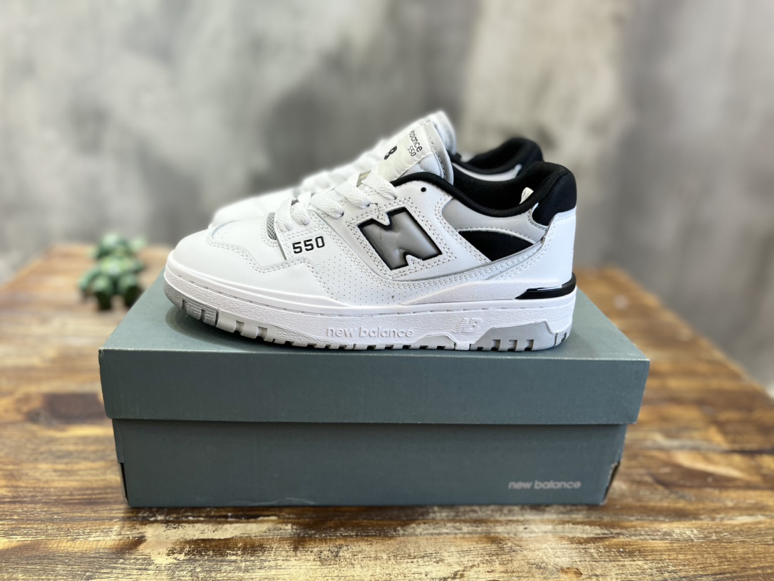 New Balance 550