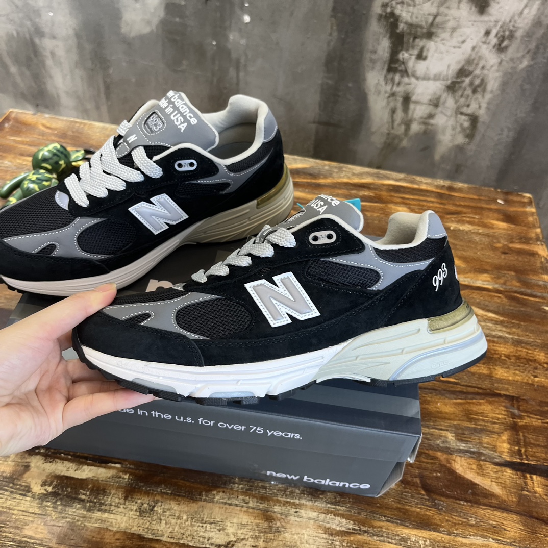 New Balance 993