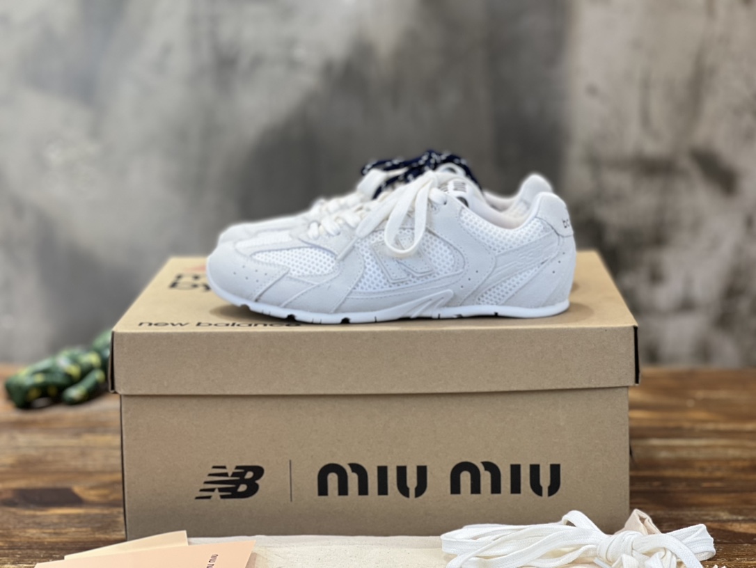 New Balance & Miumiu