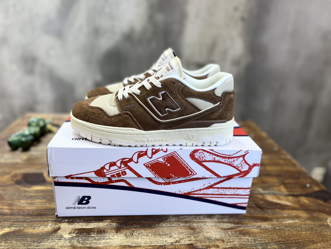 New Balance 550