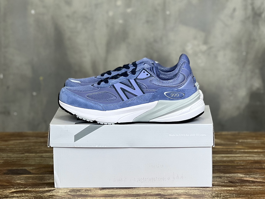 New Balance 990