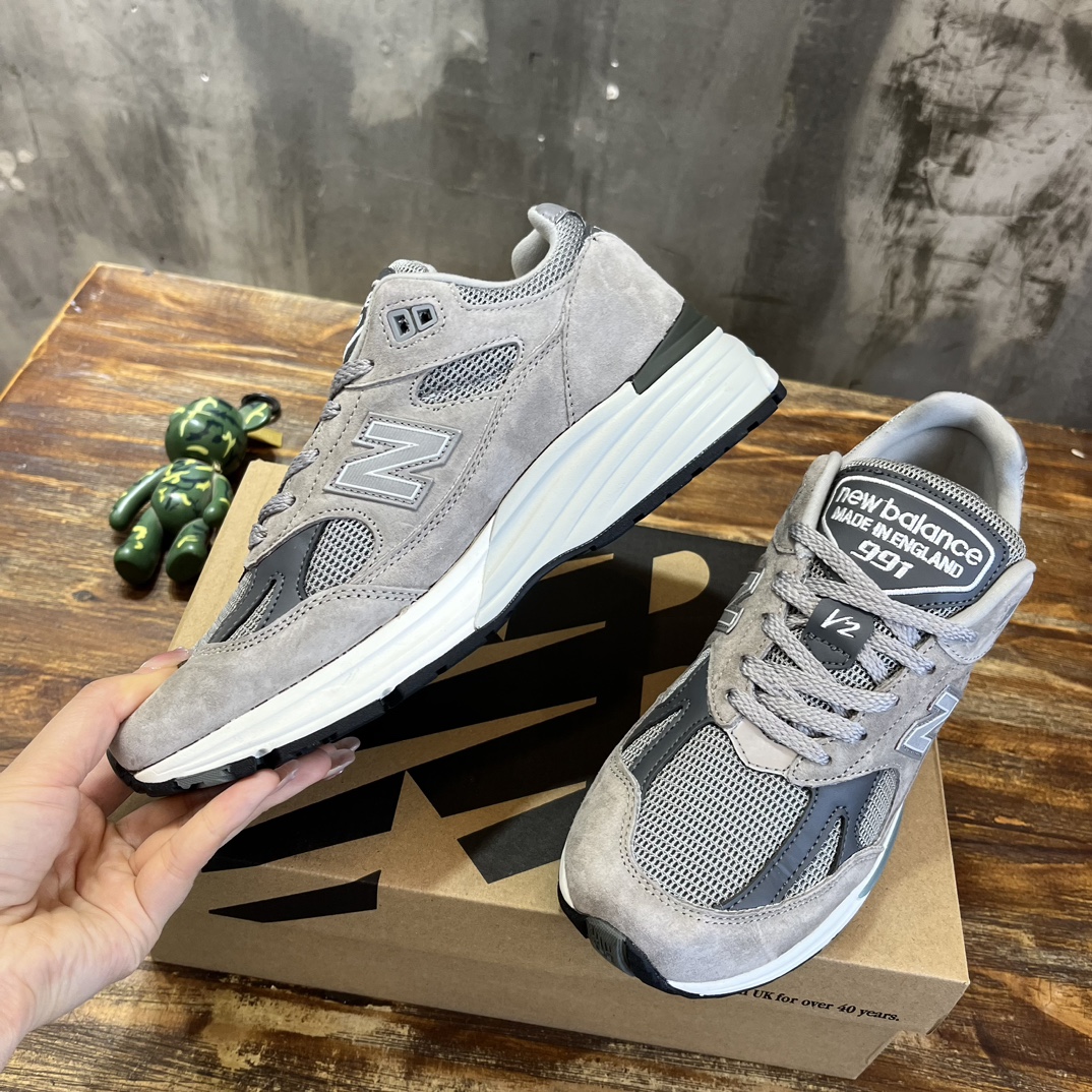 New Balance 991