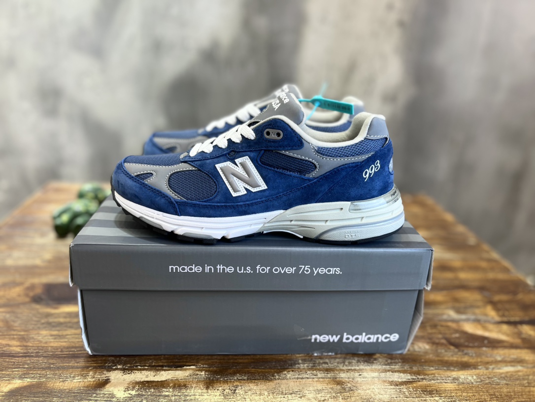 New Balance 993