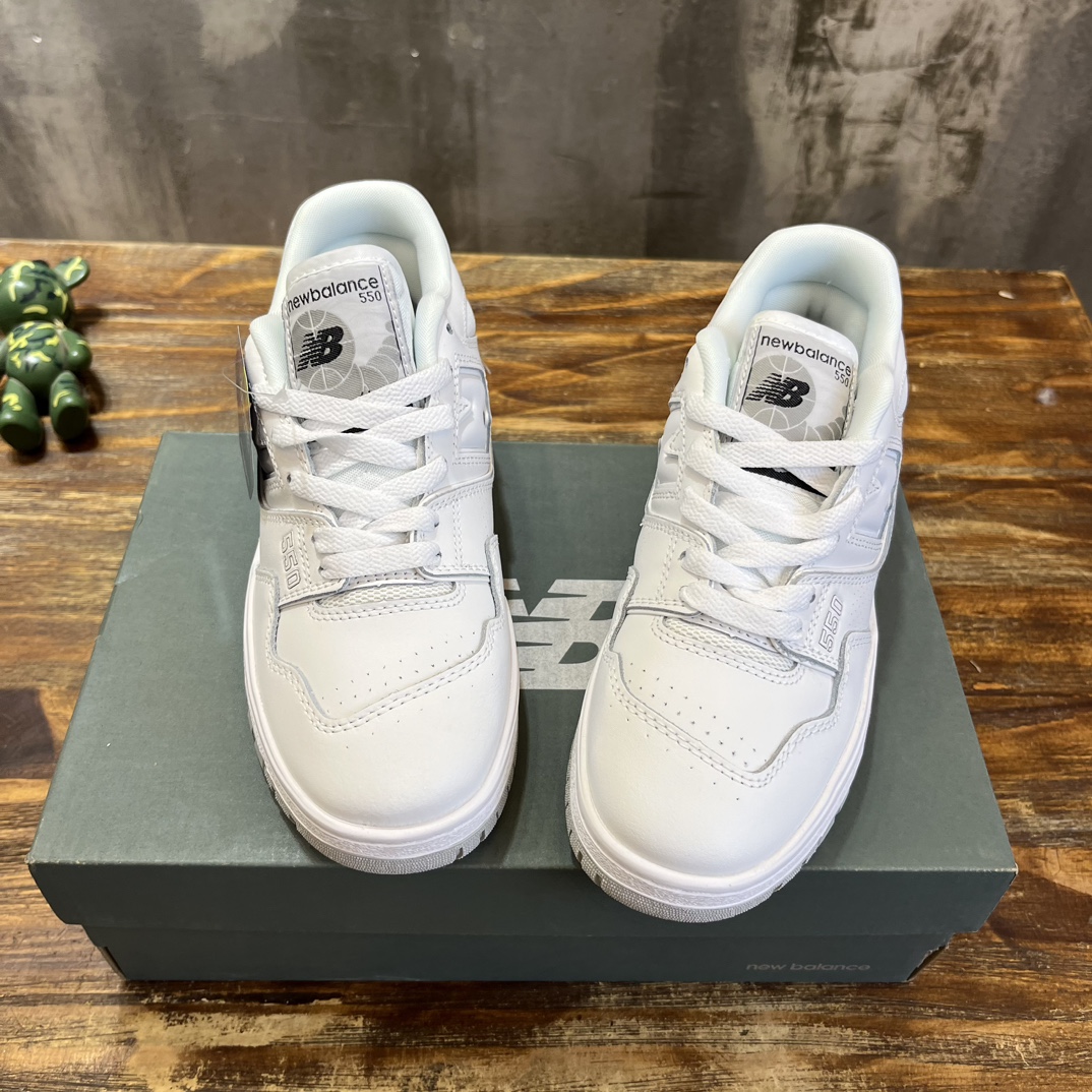 New Balance 550