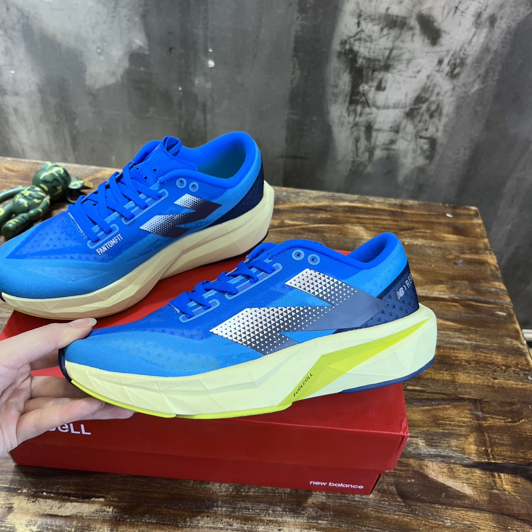 New Balance FuelCell miob