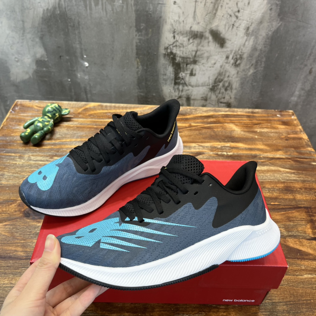 New Balance FueCell prism