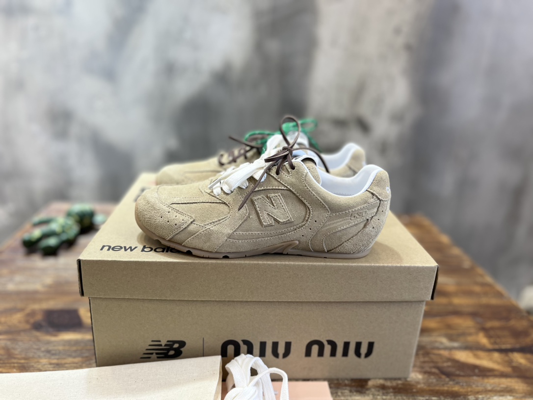New Balance & Miumiu