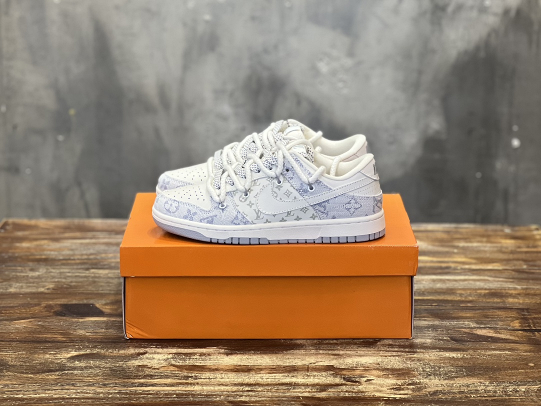 Nike SB Dunk Low