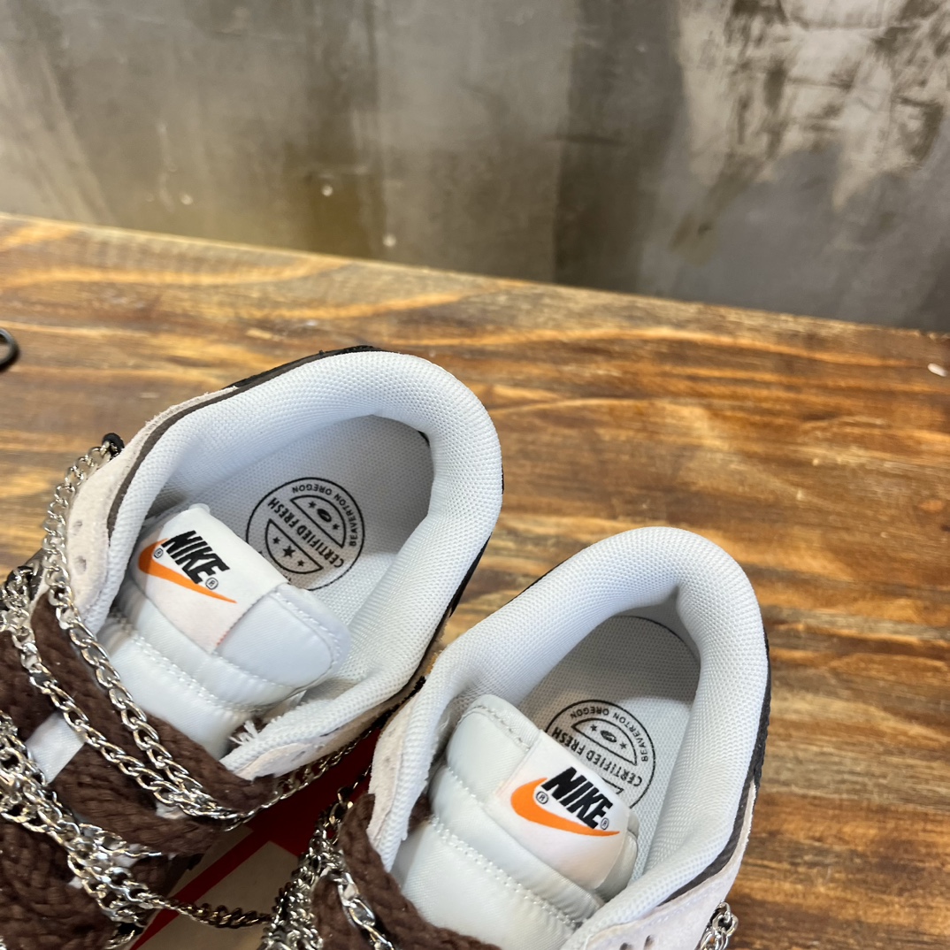 Nike SB Dunk Low
