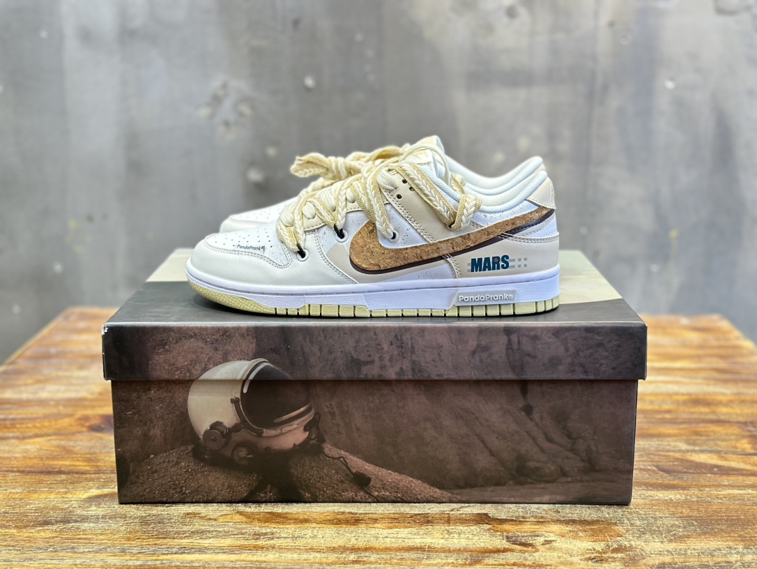 Nike SB Dunk Low