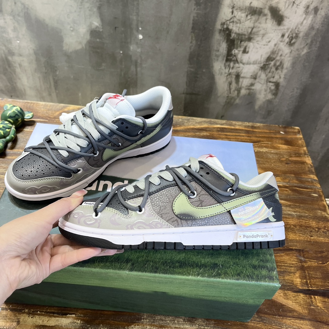 Nike SB Dunk Low