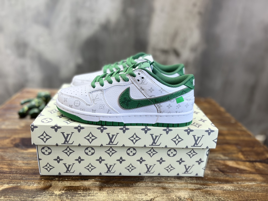 Nike SB Dunk Low
