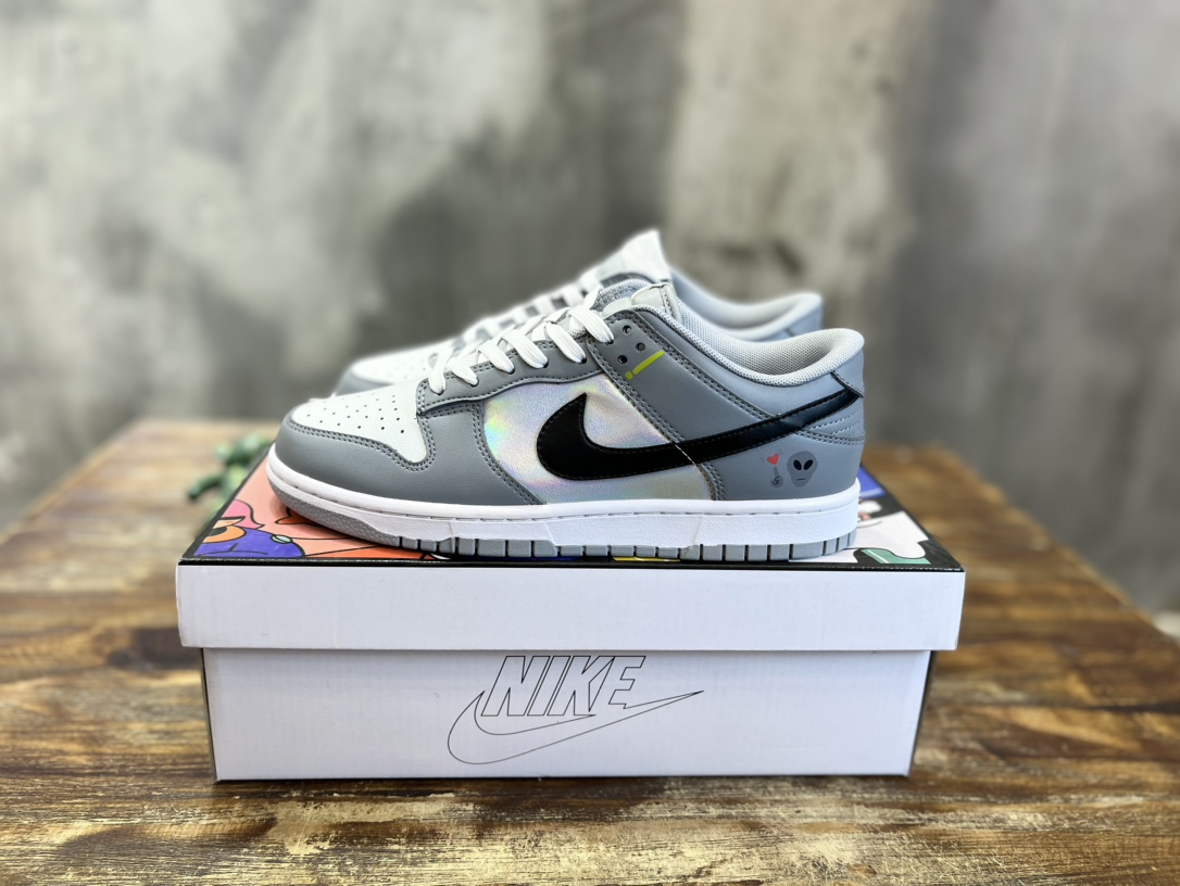 Nike SB Dunk Low