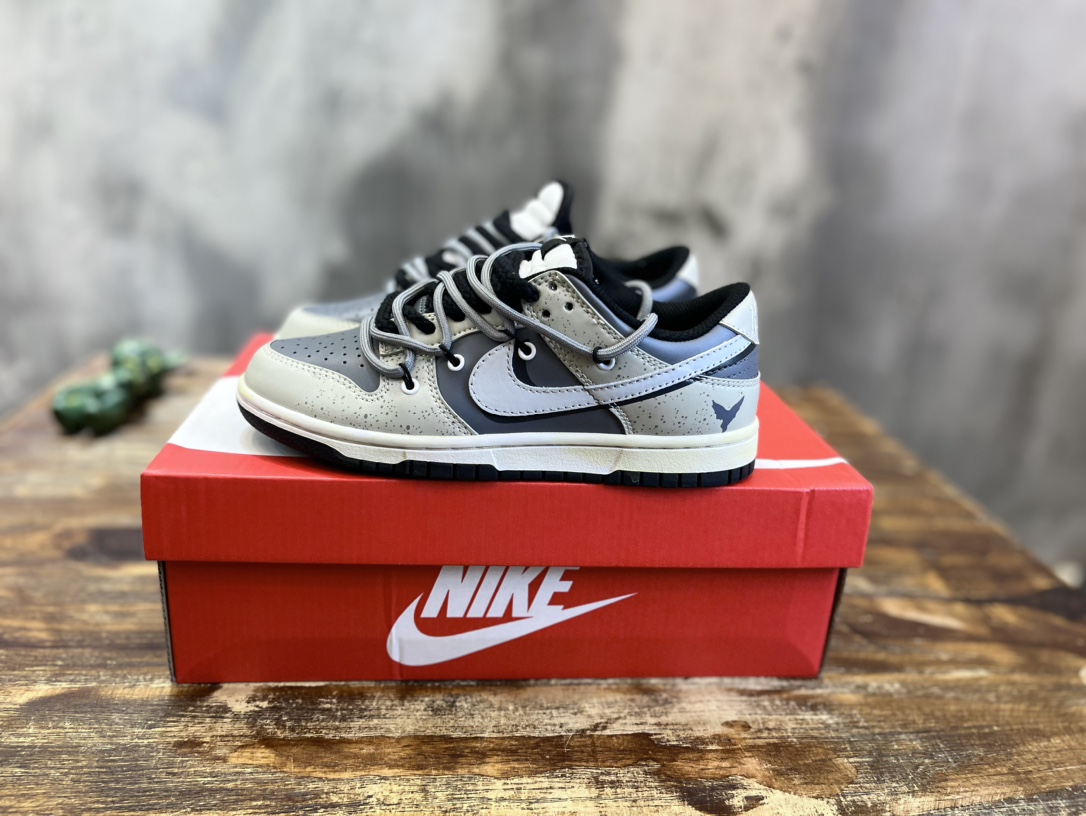 Nike SB Dunk Low