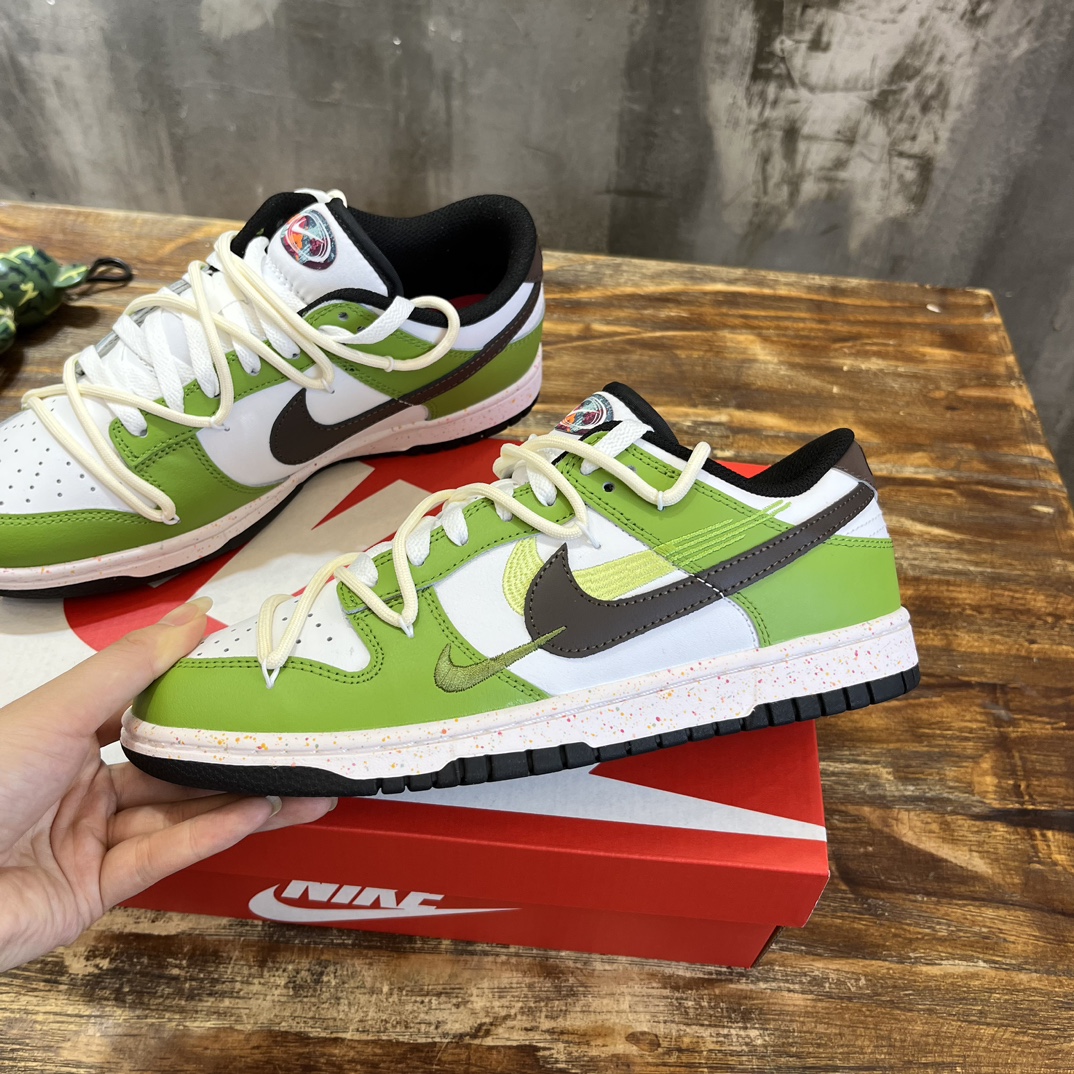 Nike SB Dunk Low