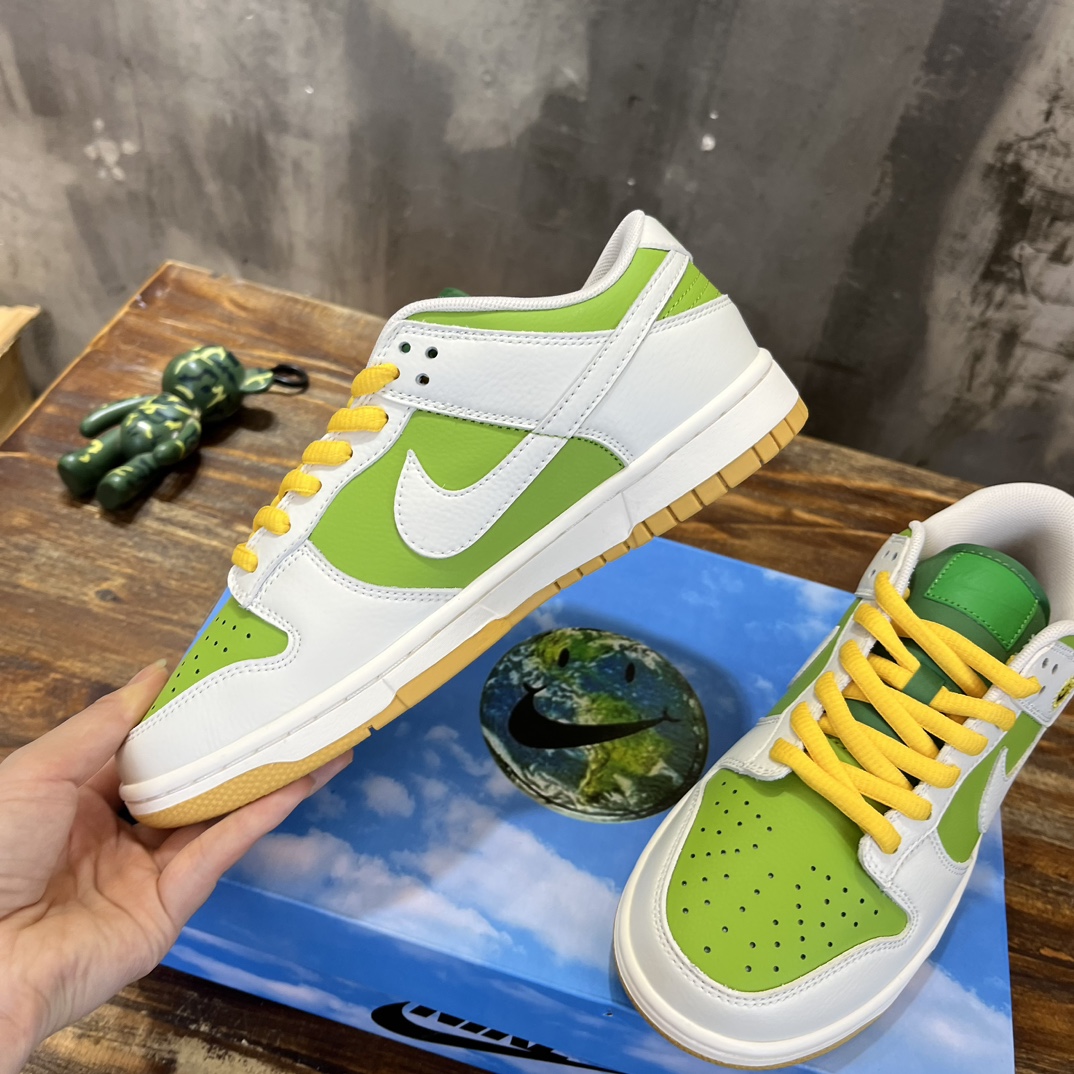 Nike SB Dunk Low