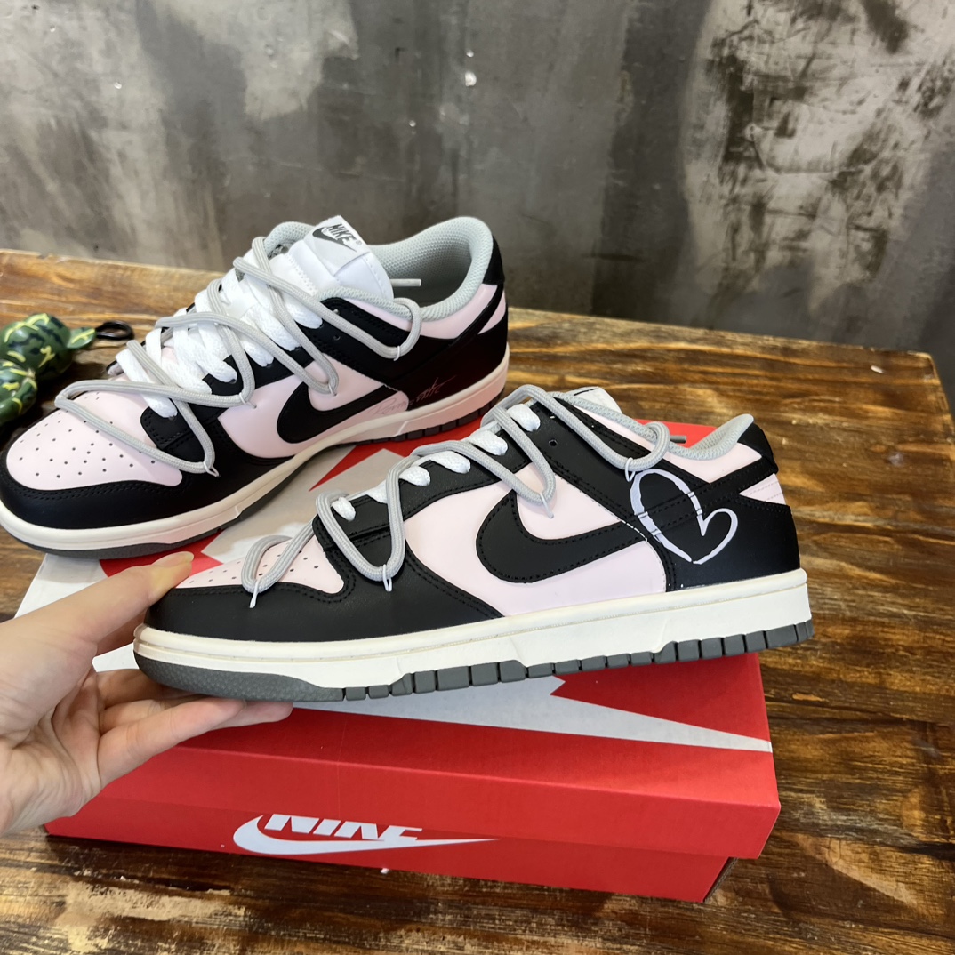 Nike SB Dunk Low