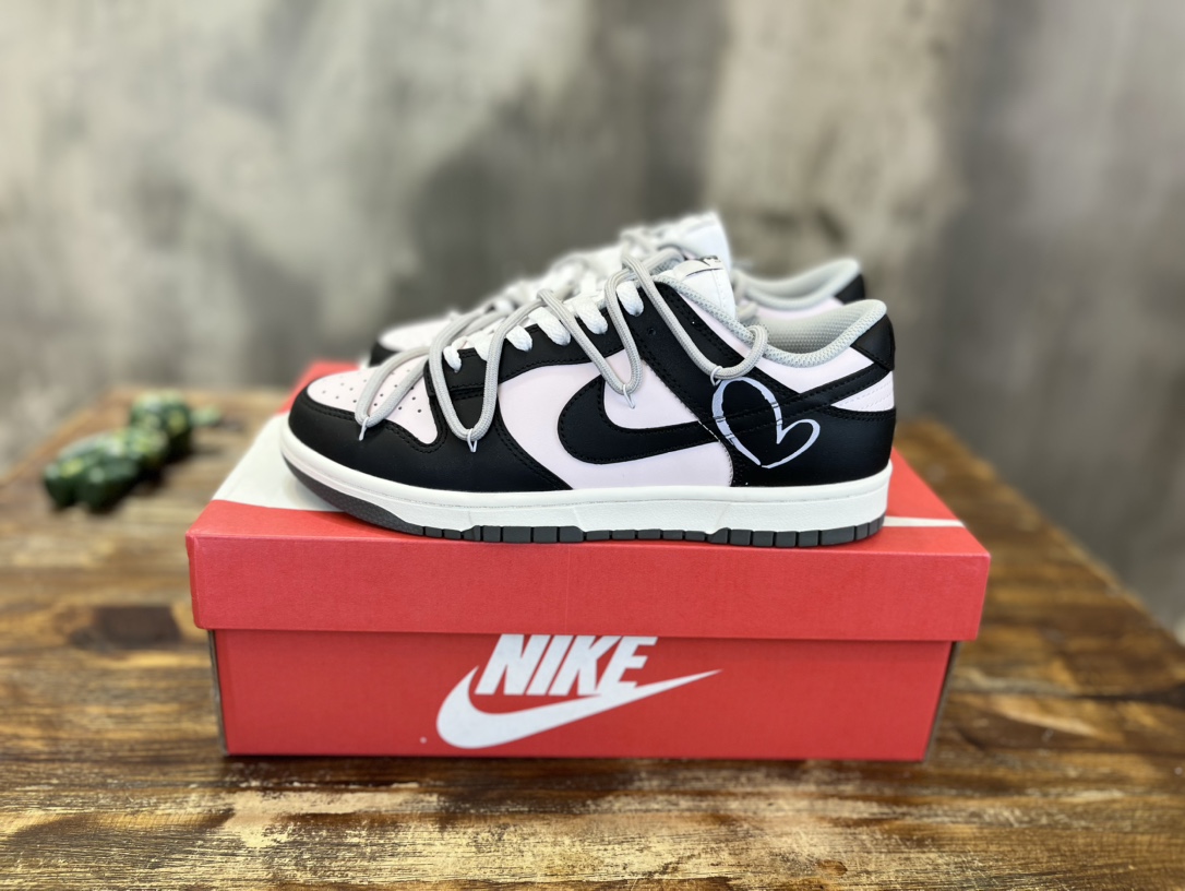 Nike SB Dunk Low