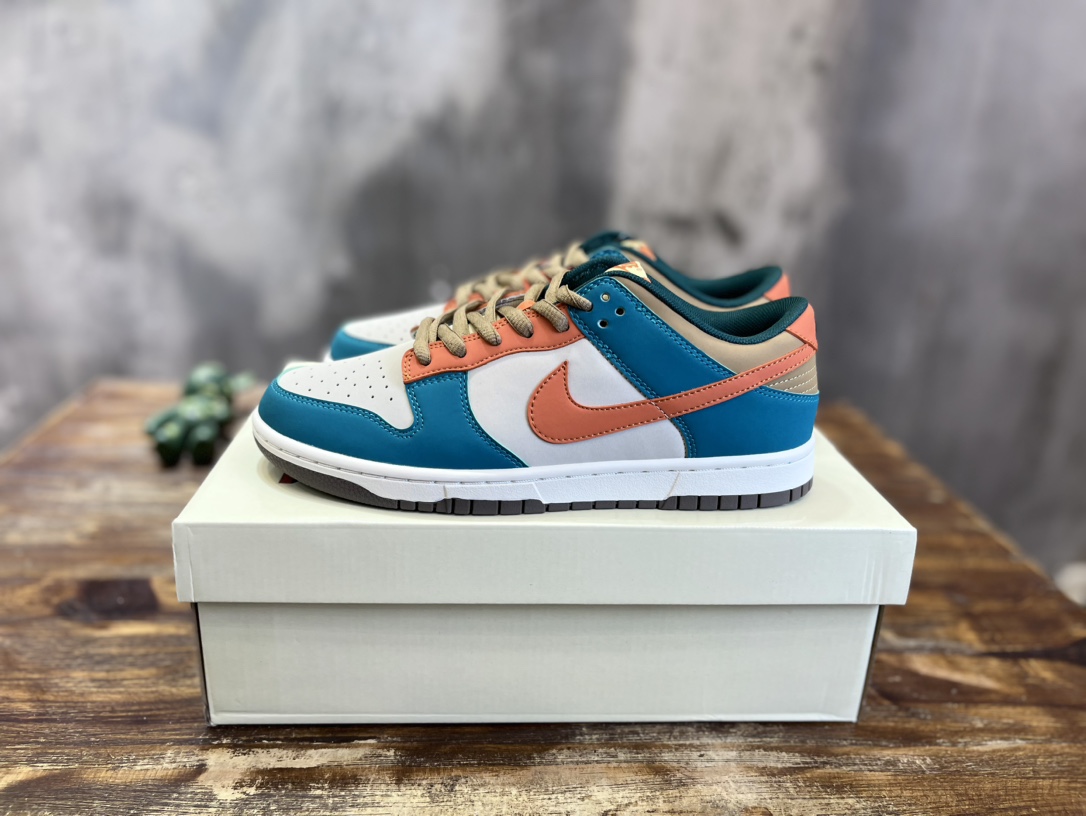 Nike SB Dunk Low
