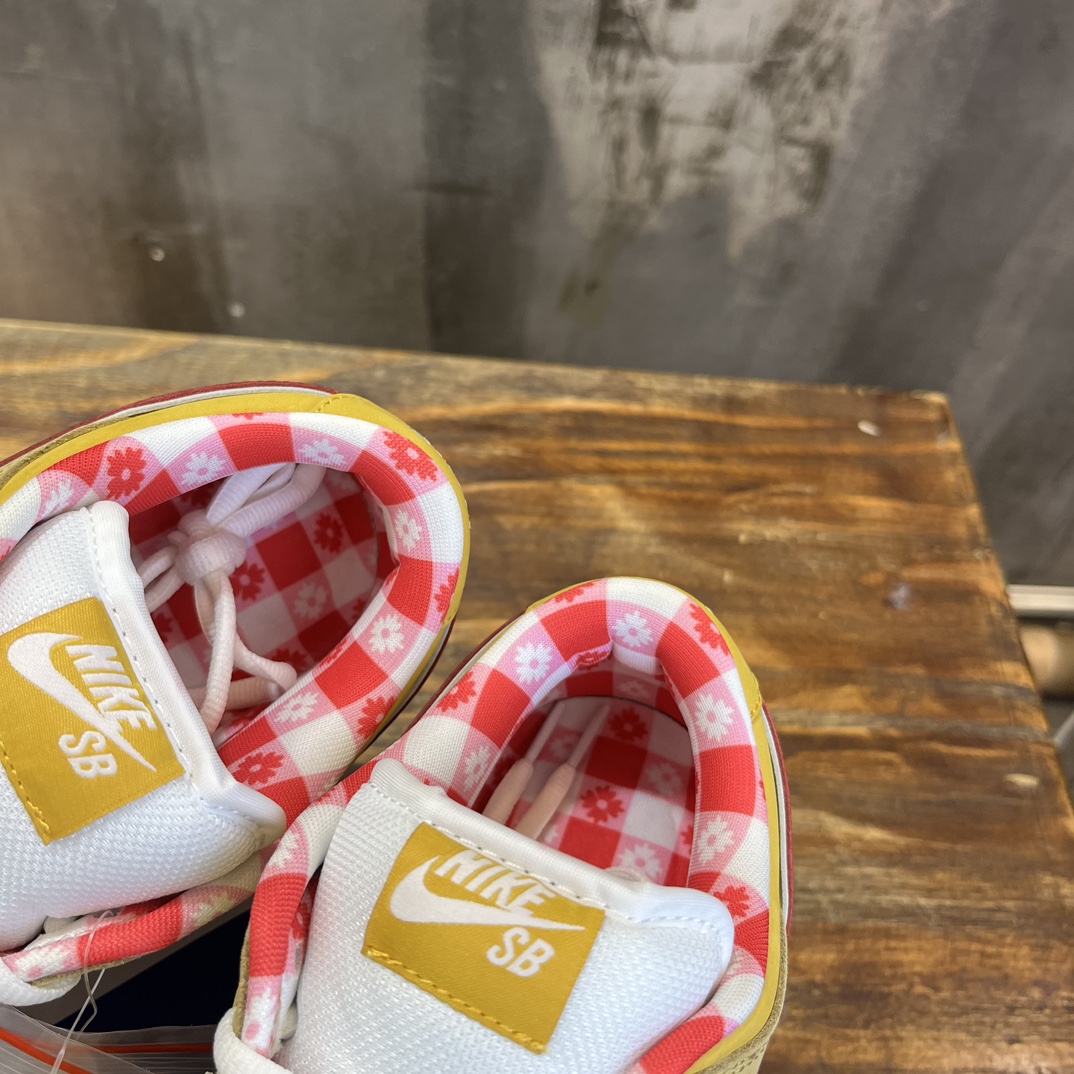 Nike SB Dunk Low