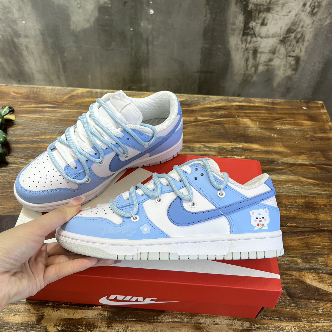 Nike SB Dunk Low